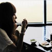 ����ʹ�ı�Ե